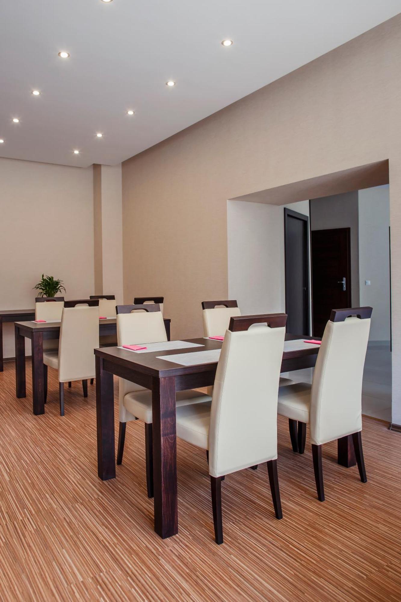 Boutique Hotel'S Бытом Экстерьер фото
